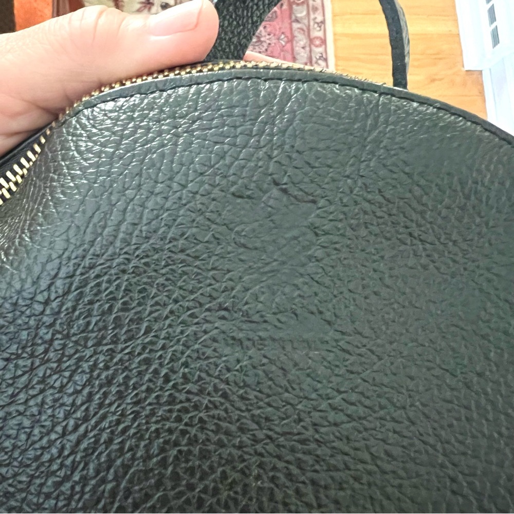 Black Leather backpack brass zippers made in Italy very good condition - Picture 7 of 13